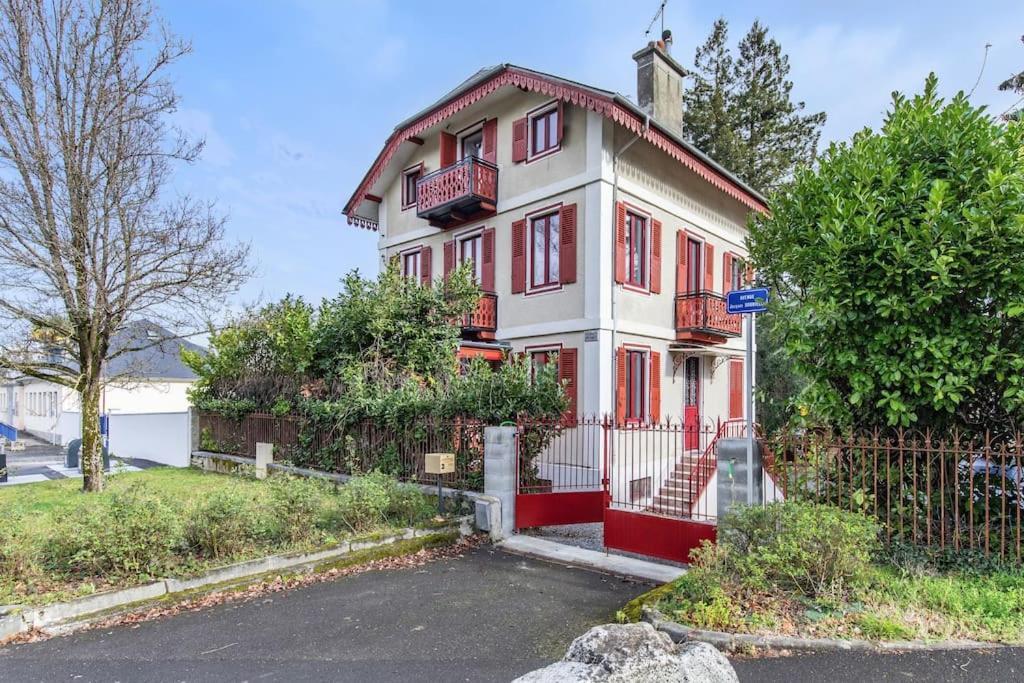 Repaire Du Bagnerais Apartman Bagnères-de-Bigorre Kültér fotó
